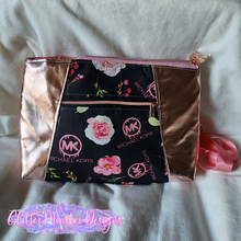 Load image into Gallery viewer, Floral Crossbody