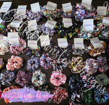 Load image into Gallery viewer, Scrunchies