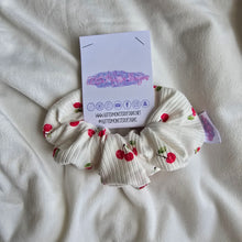 Load image into Gallery viewer, Scrunchies