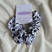 Load image into Gallery viewer, Scrunchies