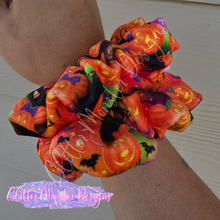 Load image into Gallery viewer, Scrunchies
