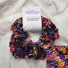 Load image into Gallery viewer, Scrunchies
