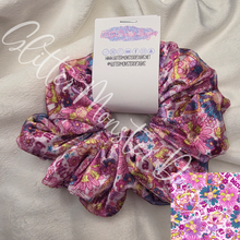 Load image into Gallery viewer, Scrunchies
