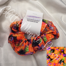 Load image into Gallery viewer, Scrunchies

